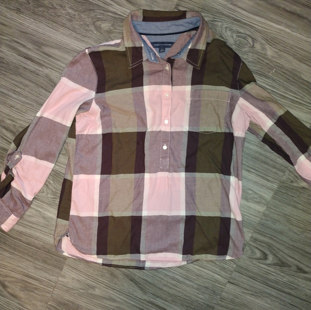 long sleeved Tommy Hilfiger shirt
